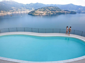 Cherubino - stunning lake view with swimming pool in Parzanica